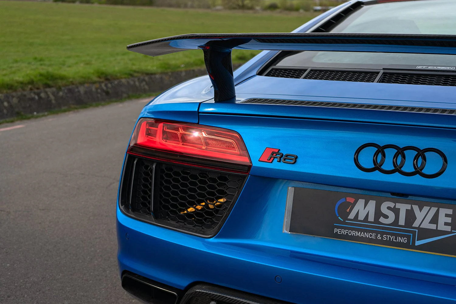AUDI R8 V10 GEN 2 CARBON FIBRE KIT - V STYLE - Image 29