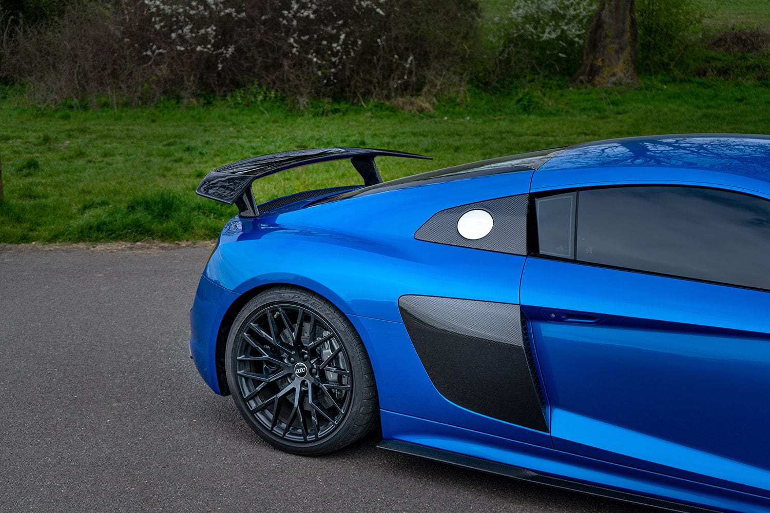 AUDI R8 V10 GEN 2 CARBON FIBRE KIT - V STYLE - Image 5