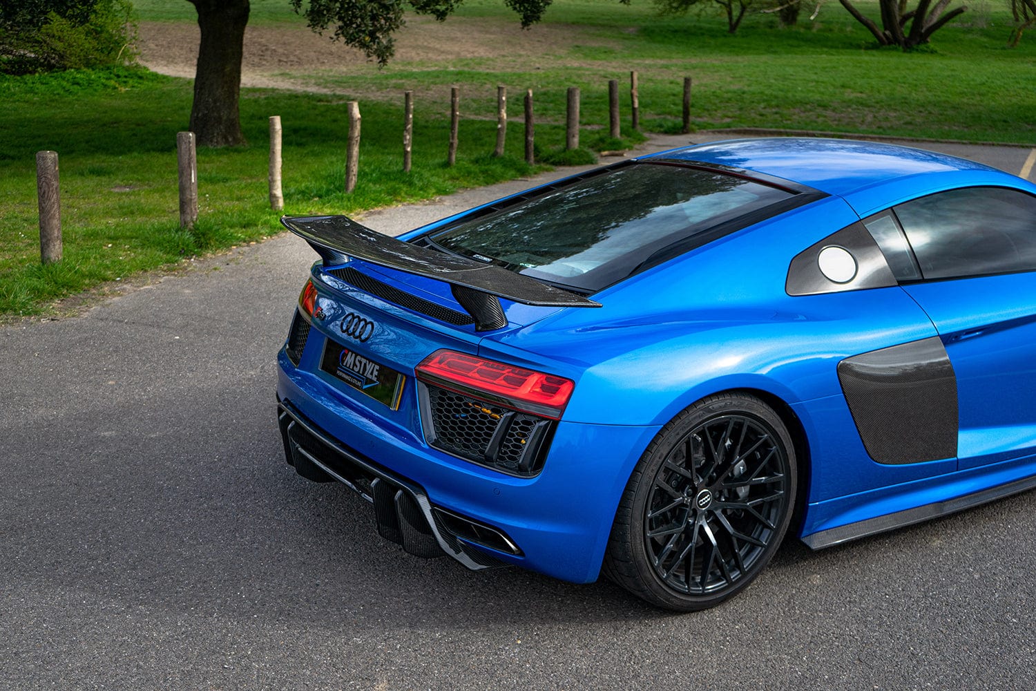 AUDI R8 V10 GEN 2 CARBON FIBRE KIT - V STYLE - Image 6