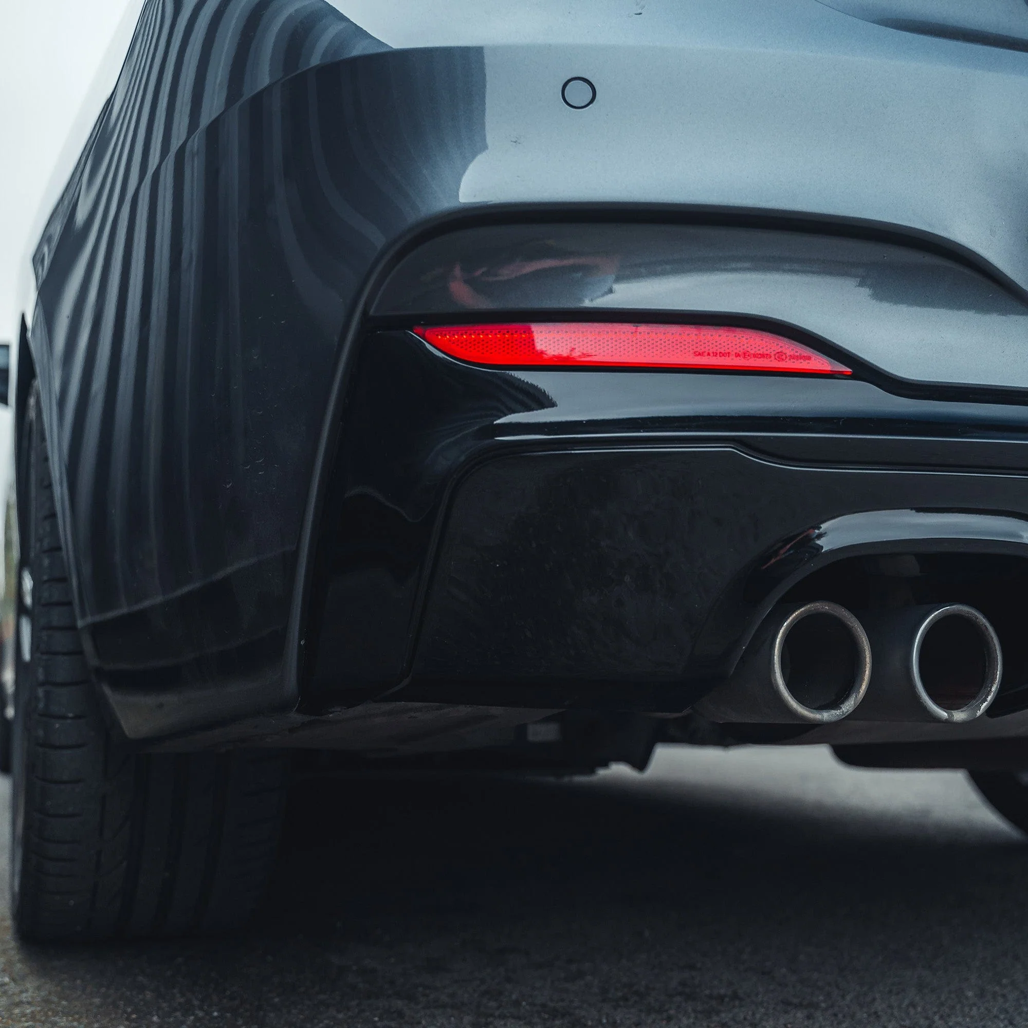 BMW 2 SERIES F22/F23 GLOSS BLACK TWIN EXHAUST DIFFUSER - Image 4