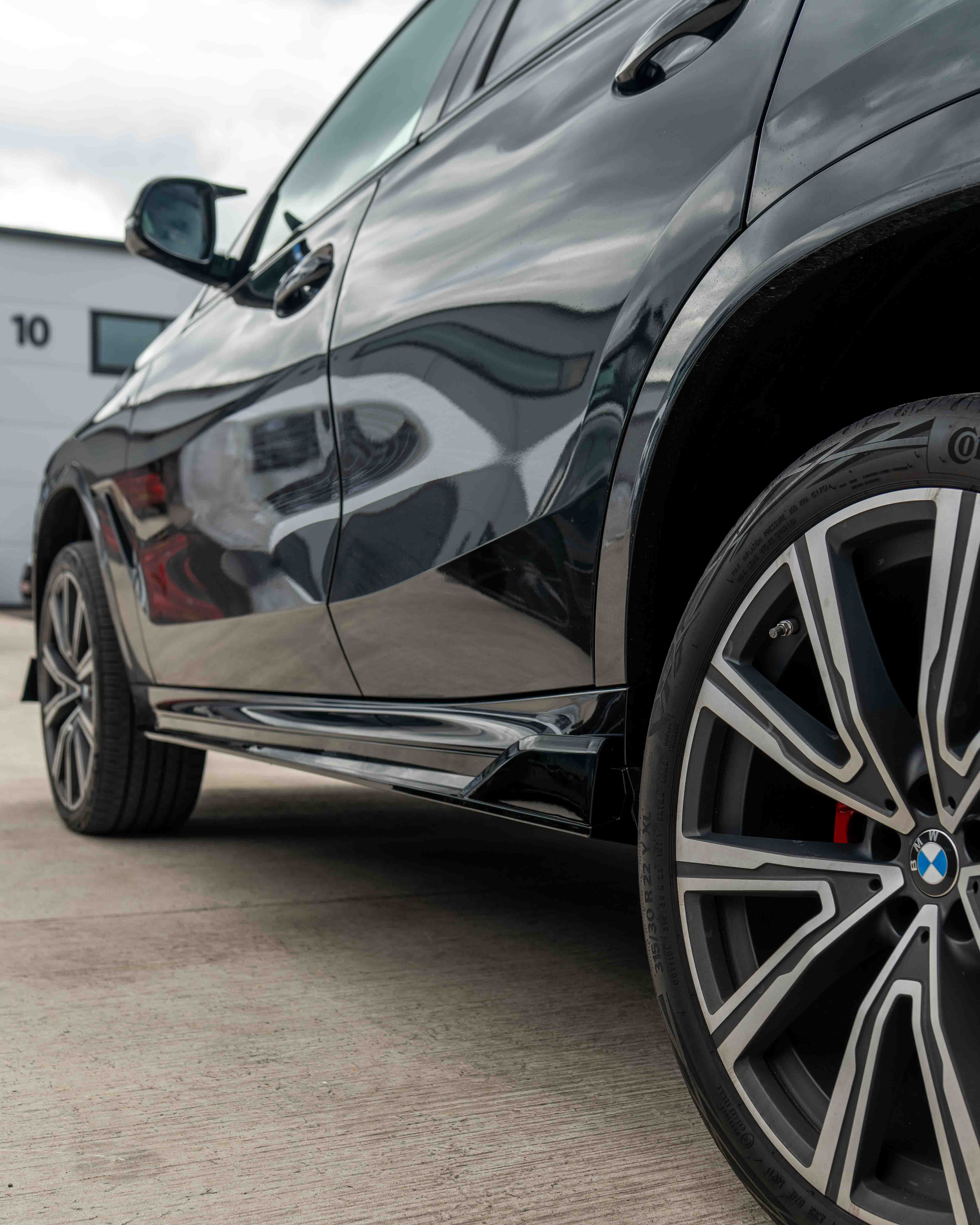 BMW G06 X6 PRE-LCI 2020-2024 FULL GLOSS BLACK KIT - Image 17