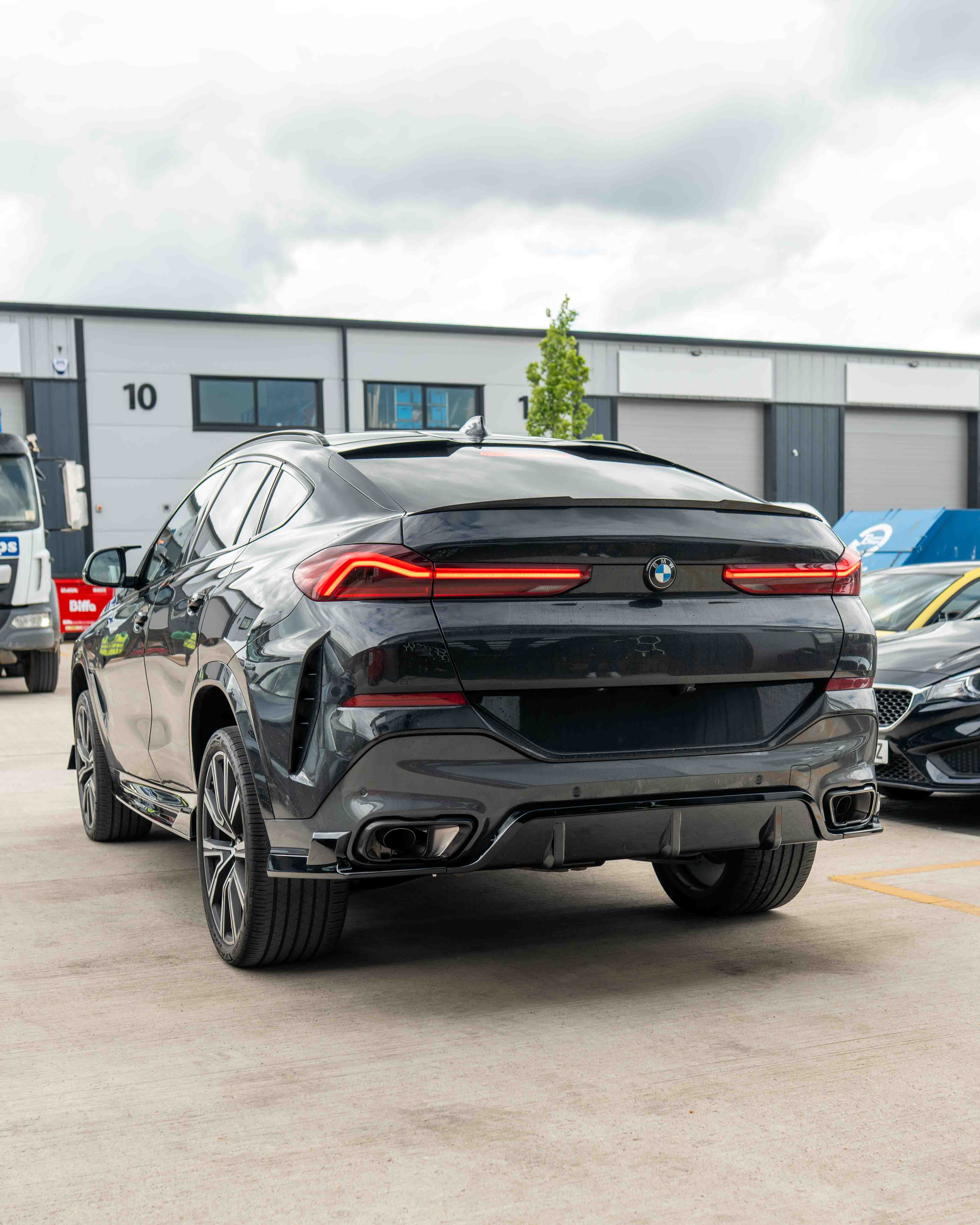 BMW G06 X6 PRE-LCI 2020-2024 FULL GLOSS BLACK KIT - Image 3