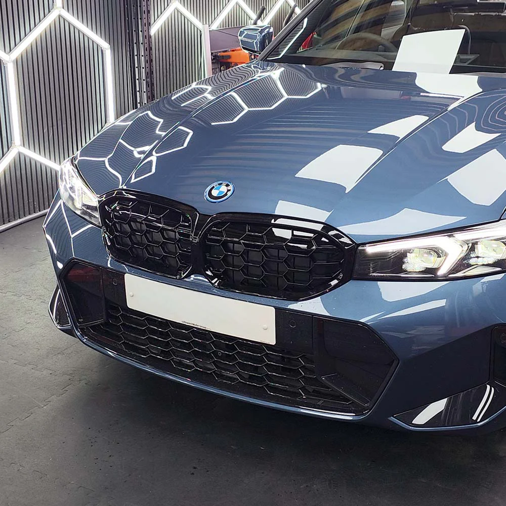BMW G20/G21 3 SERIES LCI GLOSS BLACK FRONT GRILLE - Image 2
