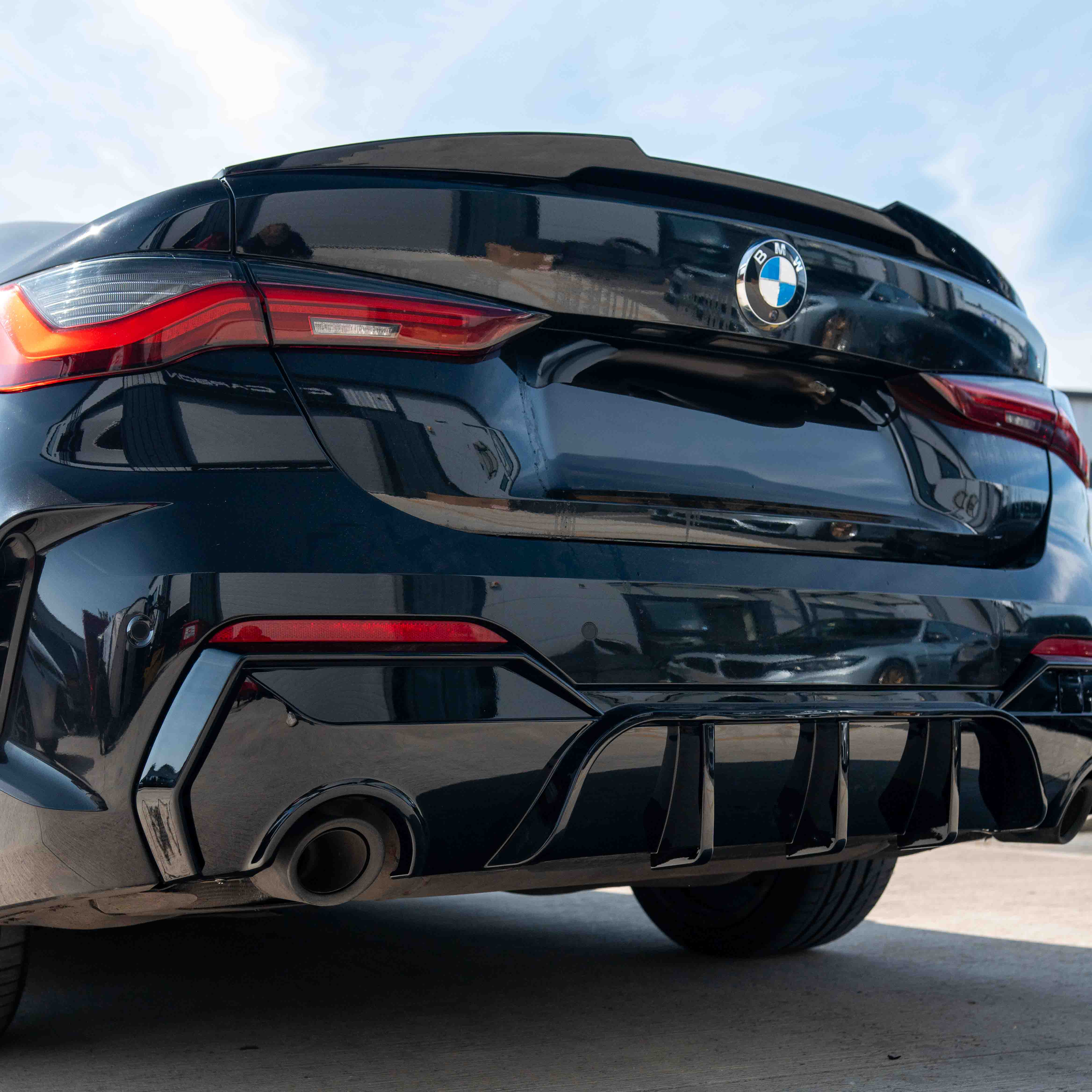 BMW G22/G23 4 SERIES 2020-2024 PRE LCI GLOSS BLACK ROUND TIP DIFFUSER - Image 4