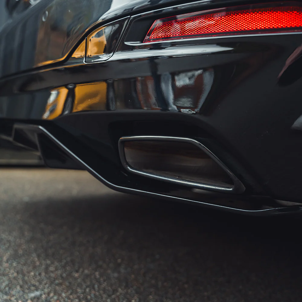 BMW G30/G31 5 SERIES 2020-2024 LCI GLOSS BLACK DIFFUSER - MP STYLE - Image 3