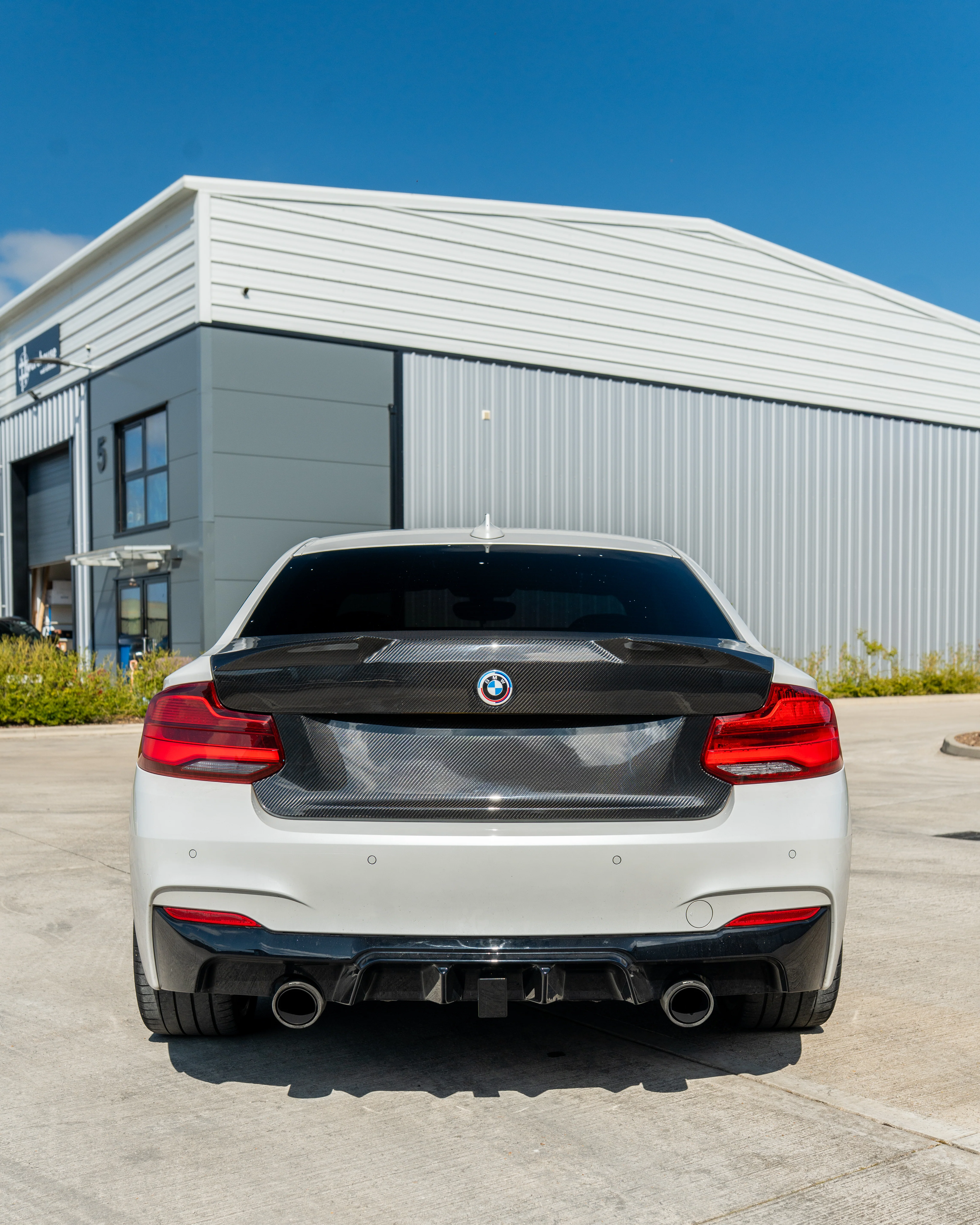 BMW M2 / M2C F87 & F22 2 SERIES CARBON FIBRE BOOTLID - Image 4