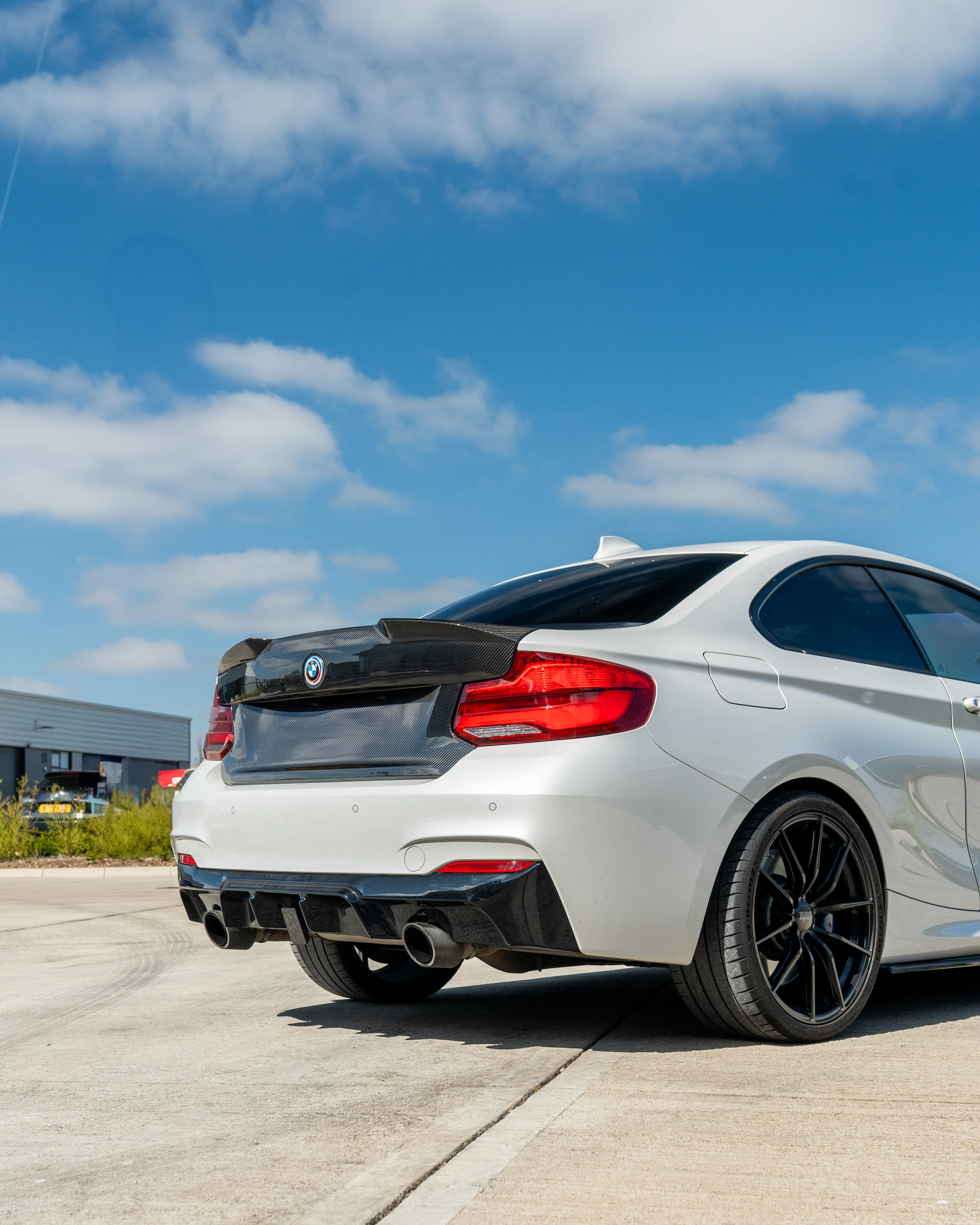 BMW M2 / M2C F87 & F22 2 SERIES CARBON FIBRE BOOTLID - Image 6