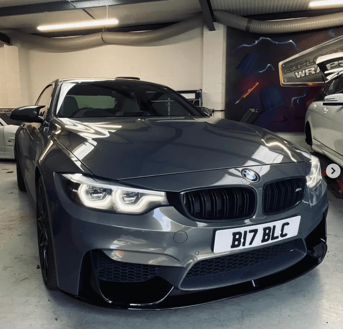 BMW M4 (F83) CONVERTIBLE FULL GLOSS BLACK KIT - Image 2
