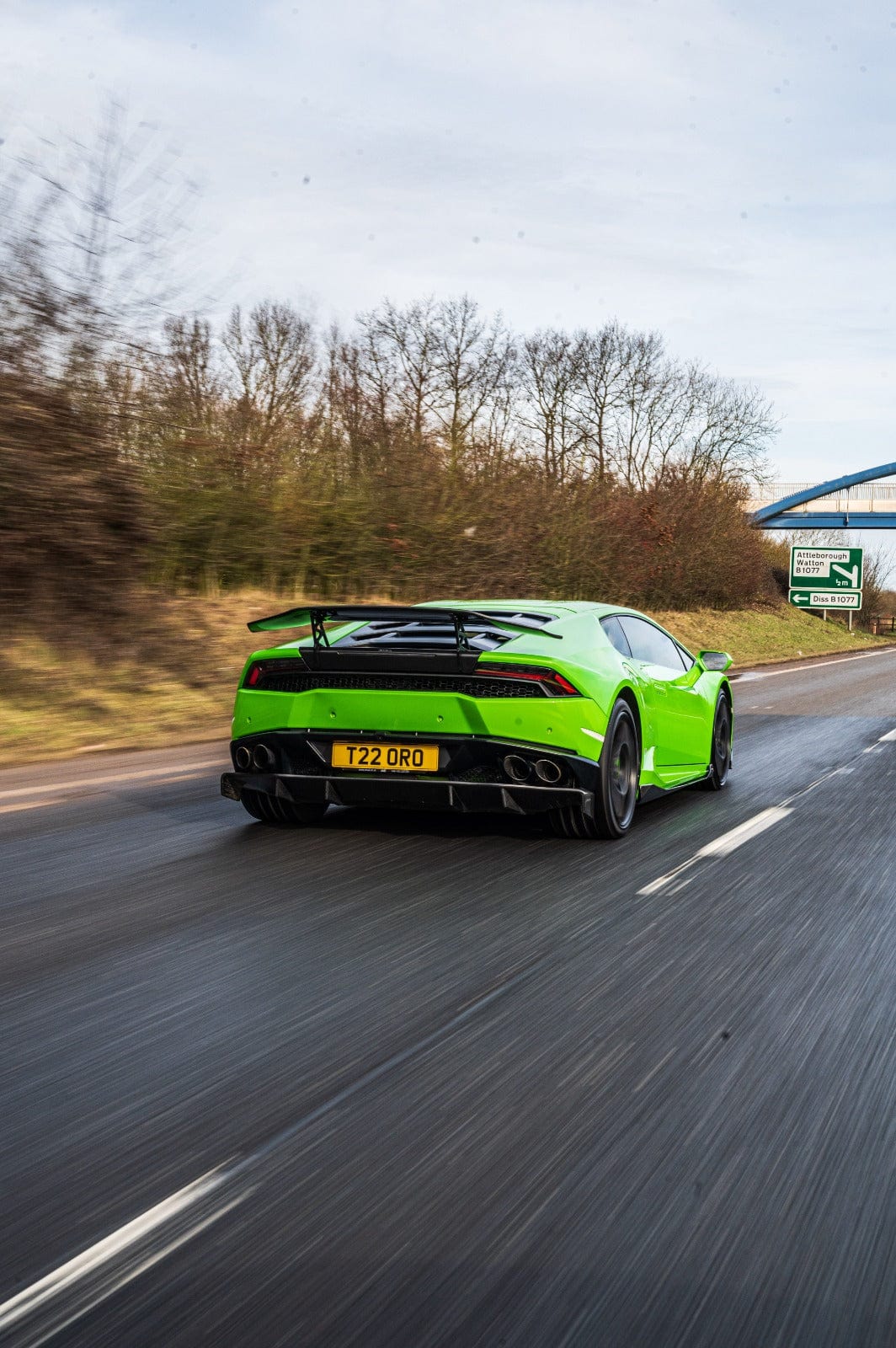 LAMBORGHINI HURACAN LP610-4 CARBON FIBRE SPOILER - SV STYLE - Image 5