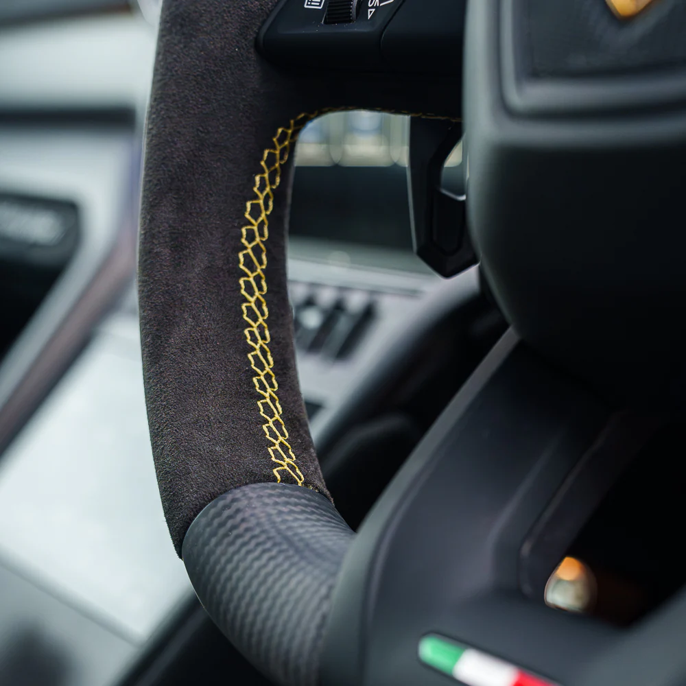 LAMBORGHINI URUS CARBON FIBRE / ALCANTARA FLAT BOTTOM CUSTOM STEERING WHEEL - Image 4