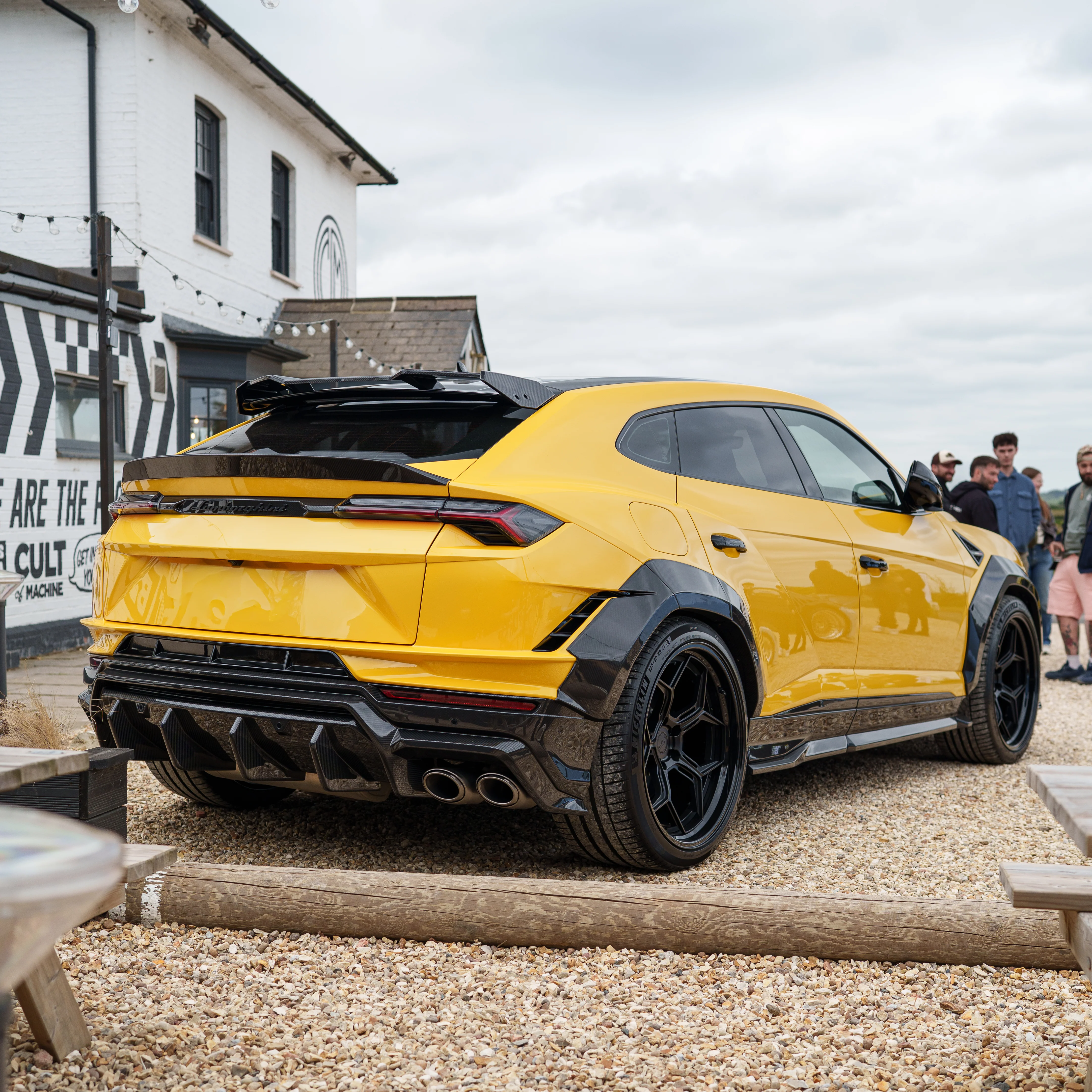 LAMBORGHINI URUS PERFORMANTE CARBON FIBRE ARCHES - CT DESIGN - Image 3