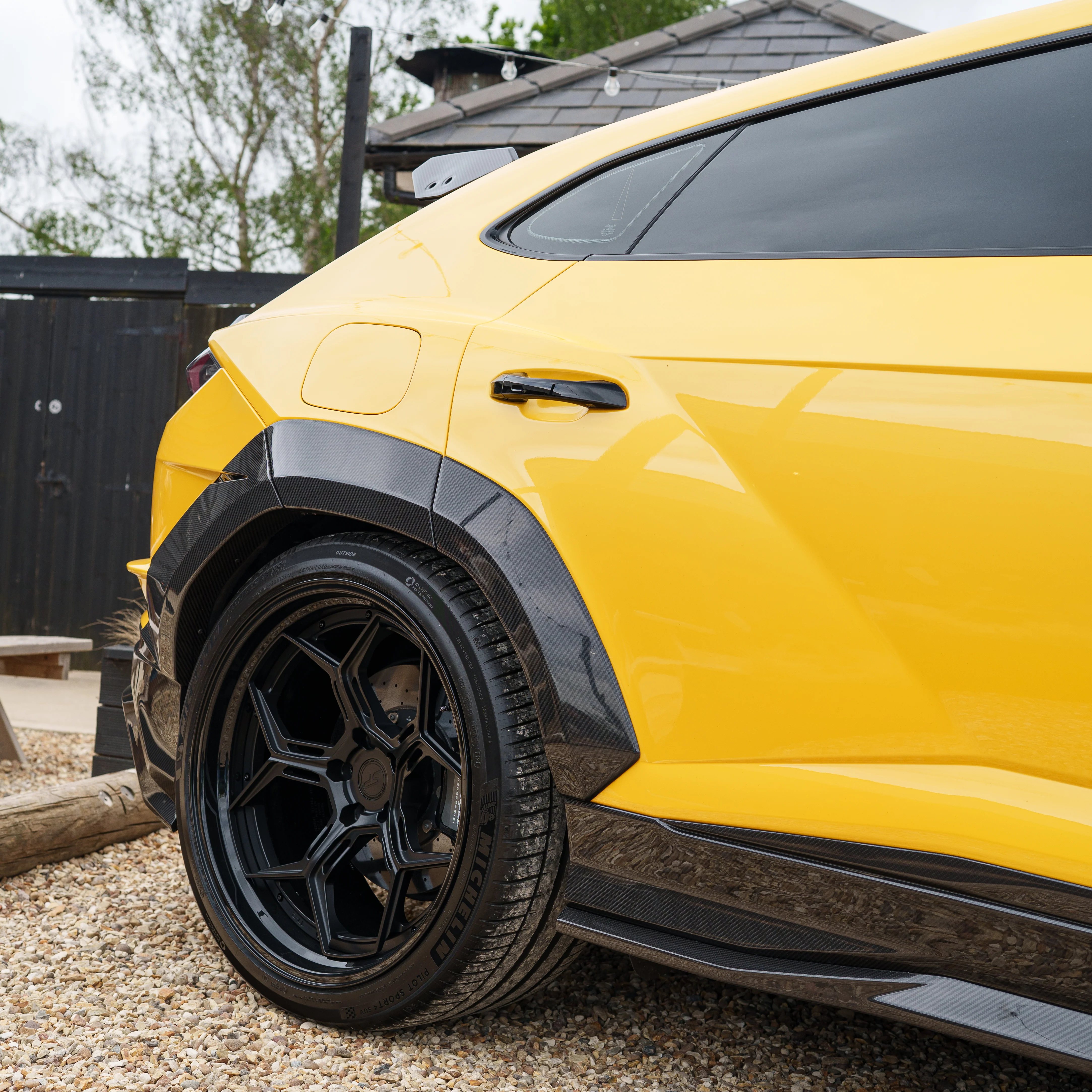 LAMBORGHINI URUS PERFORMANTE CARBON FIBRE ARCHES - CT DESIGN - Image 4
