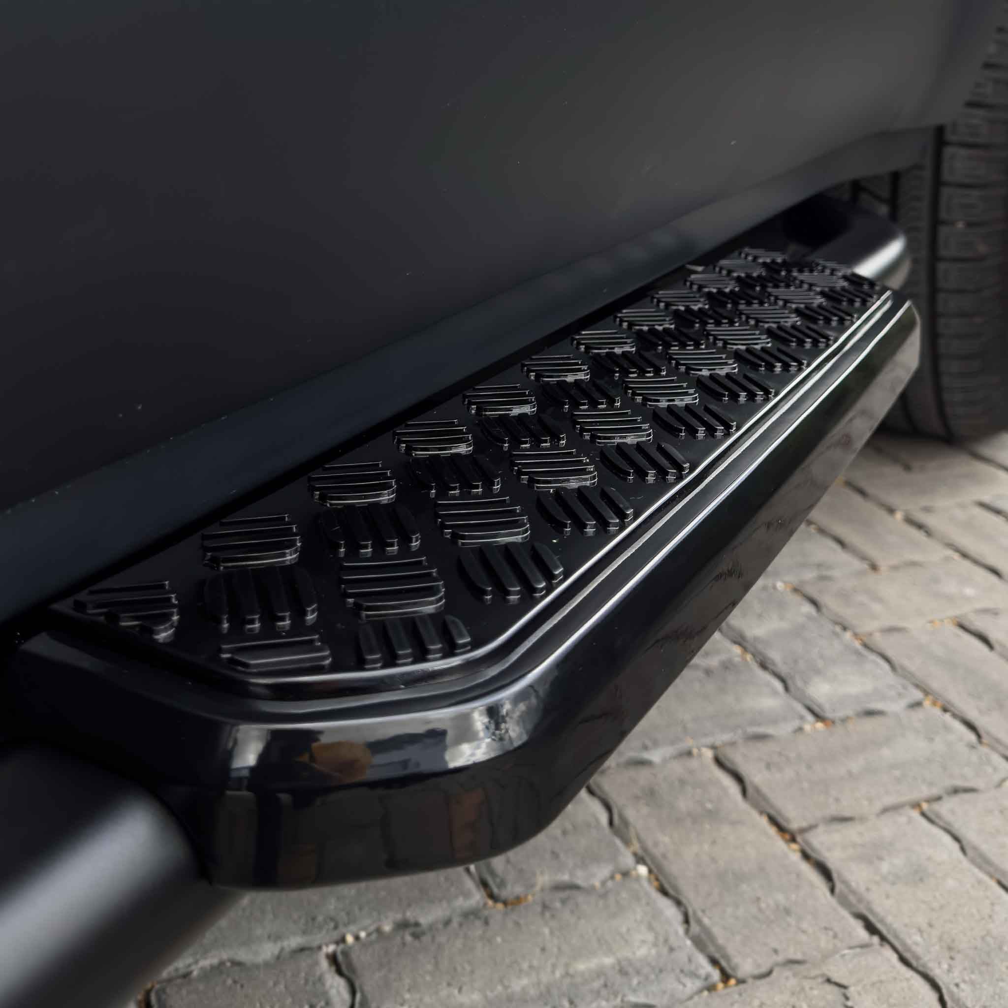 LAND ROVER DEFENDER L663 90 SIDE STEPS - Image 3
