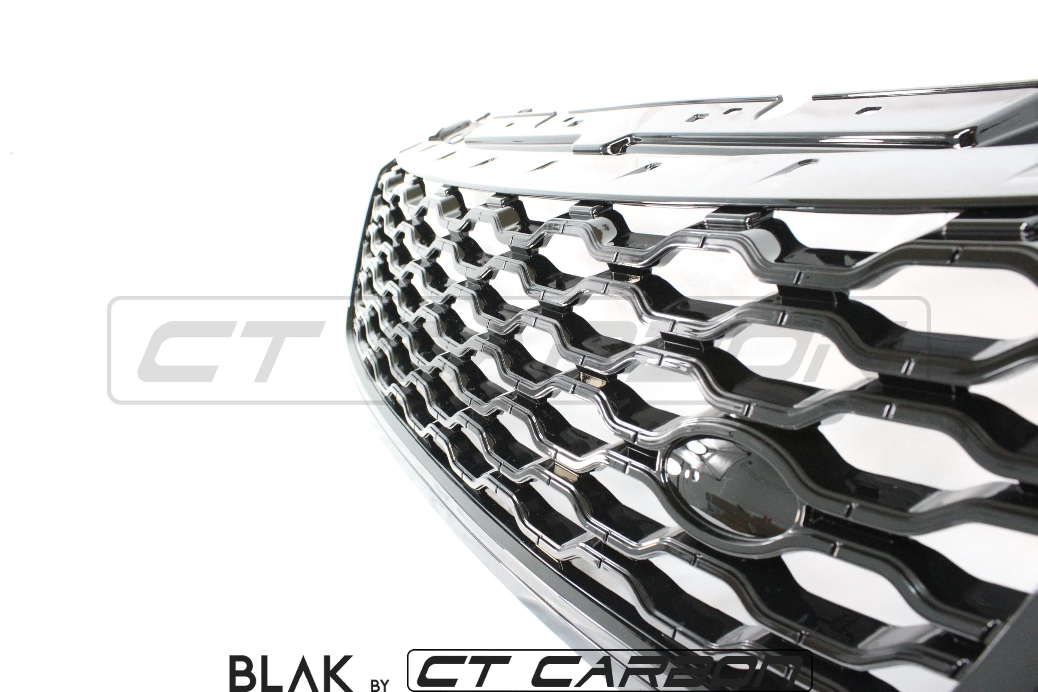LAND ROVER DISCOVERY 5 FULL BLACK EDITION TRIM PACK - 2016 + - Image 18