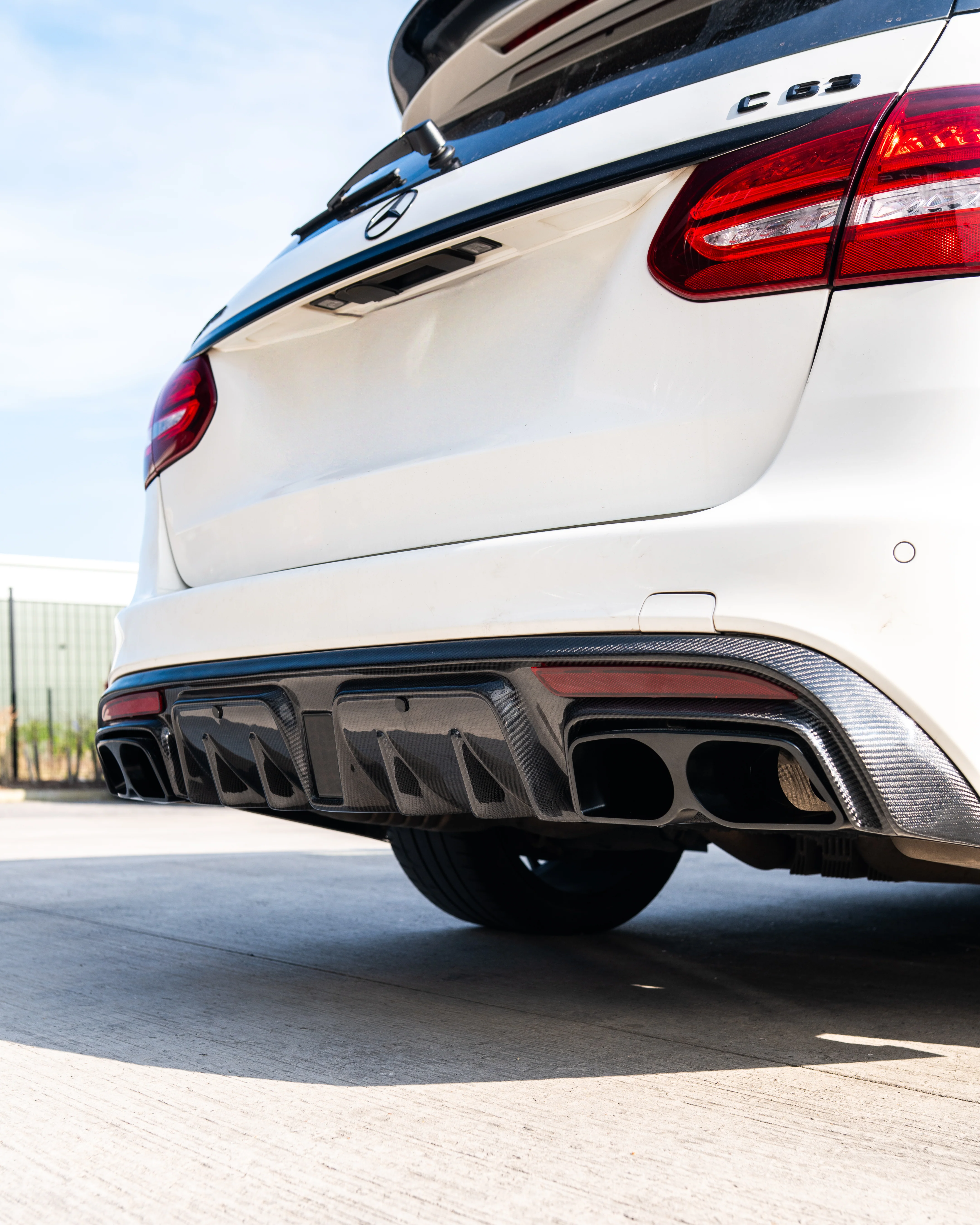 MERCEDES W205 C63 & C63S SALOON 4DR CARBON FIBRE DIFFUSER & EXHAUST TIPS - Image 4