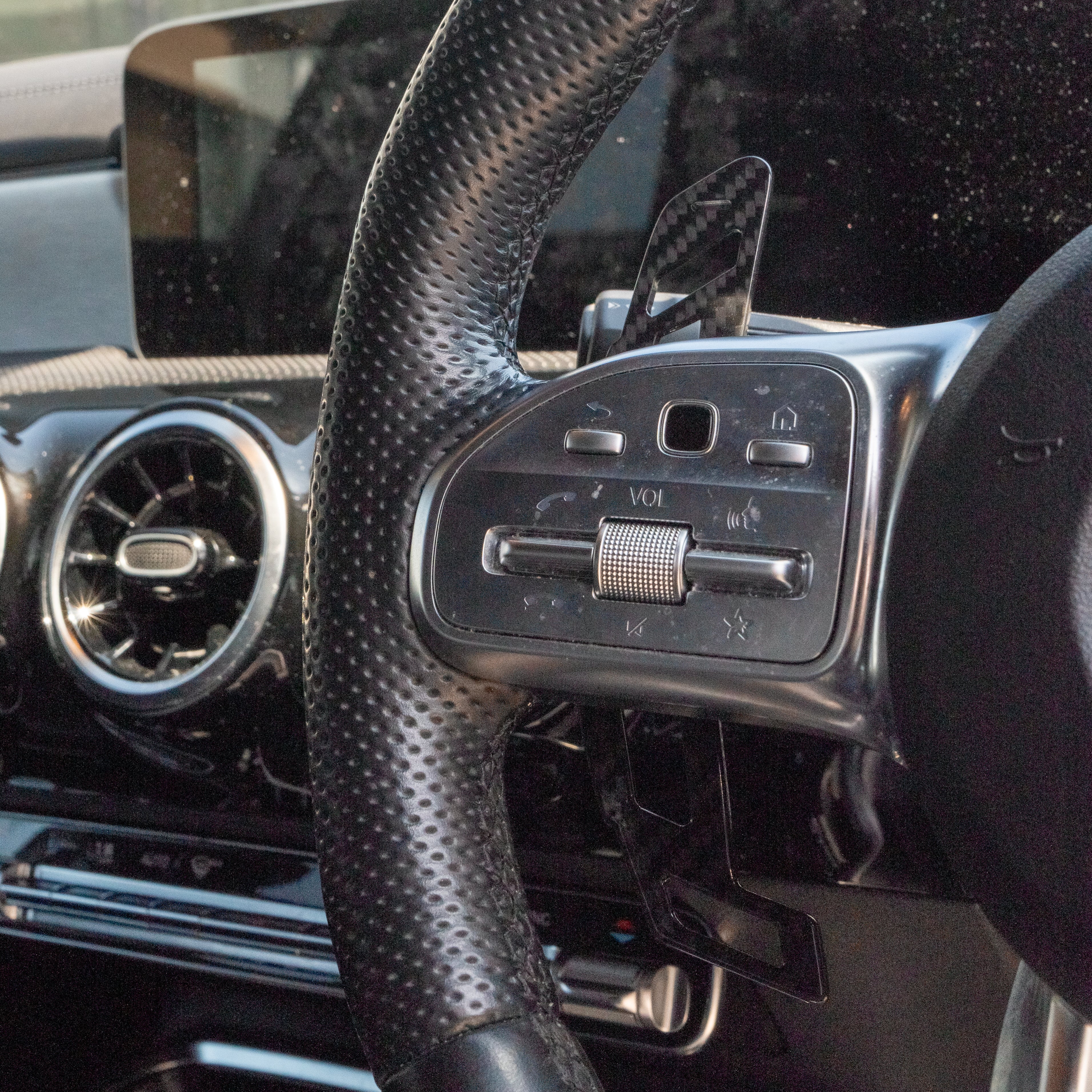 MERCREDES AMG MAGNETIC CARBON FIBRE SHIFTER PADDLES - Image 9