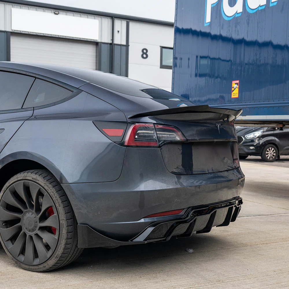 TESLA MODEL 3 FULL GLOSS BLACK KIT - Image 3