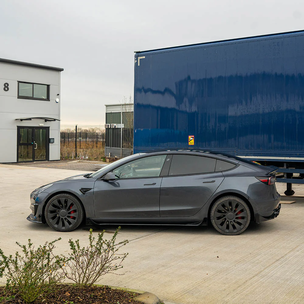 TESLA MODEL 3 FULL GLOSS BLACK KIT - Image 4