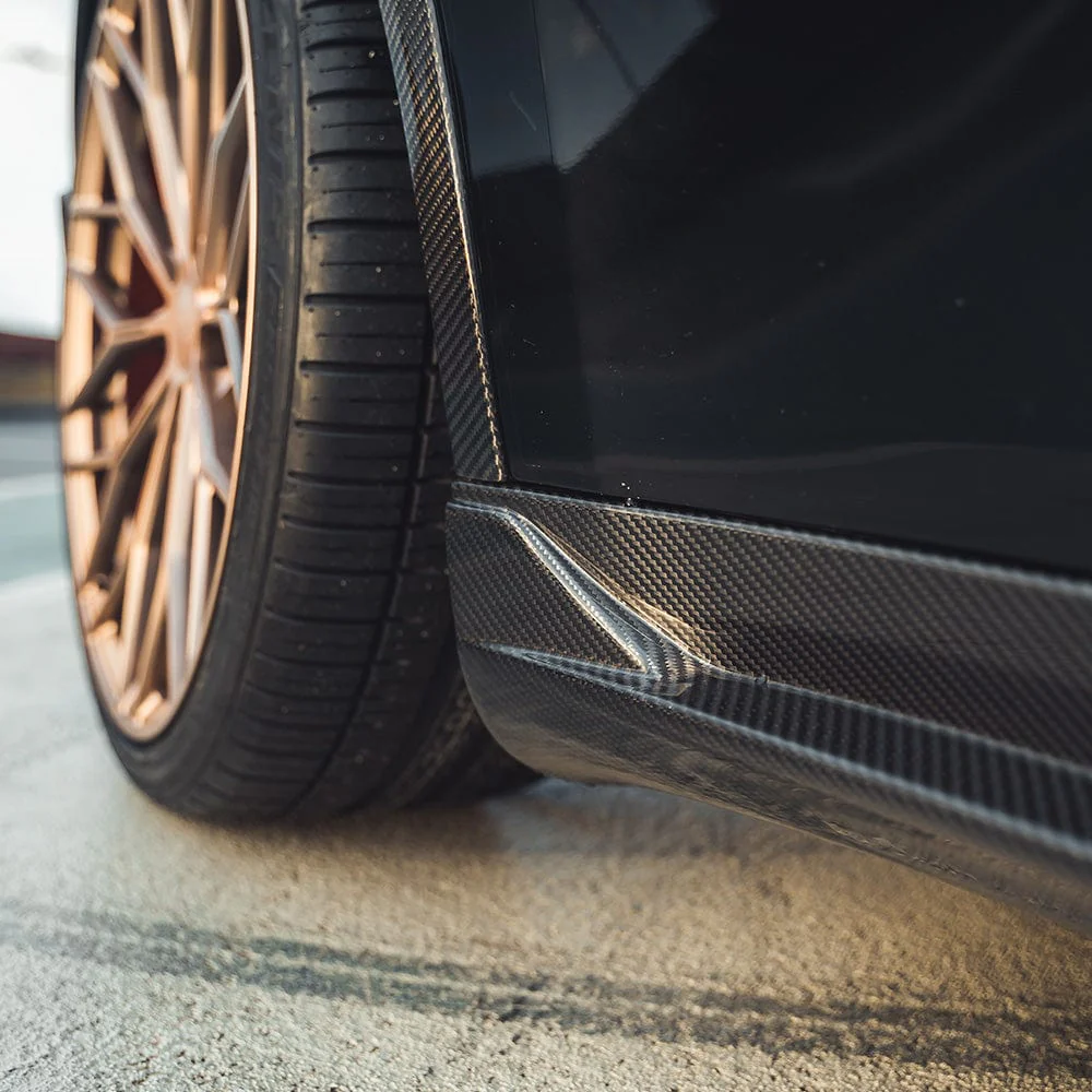 TESLA MODEL Y MK1 2020-2025 CARBON FIBRE SIDE SKIRTS - Image 4