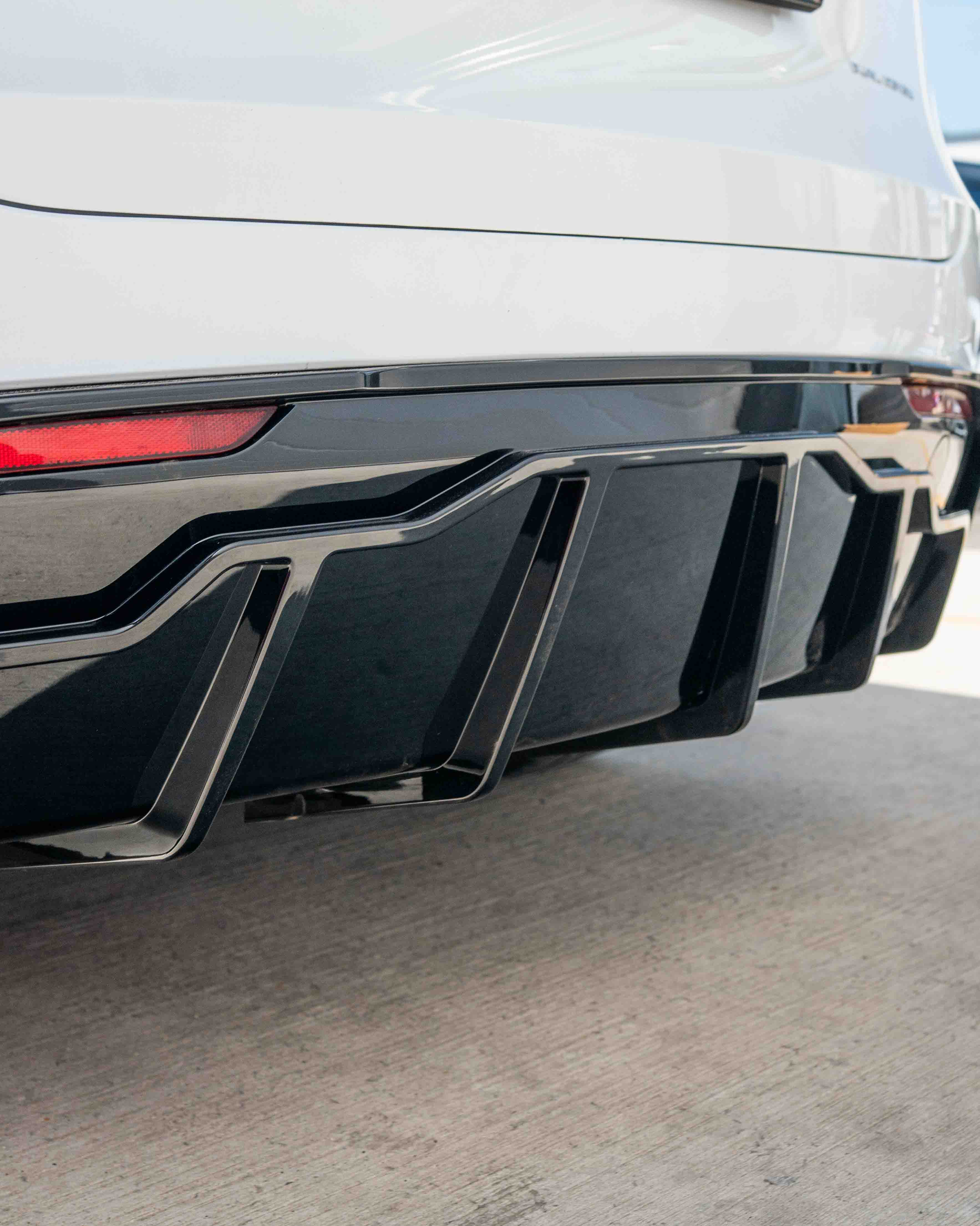 TESLA MODEL Y MK1 2020-2025 FULL GLOSS BLACK KIT - Image 11