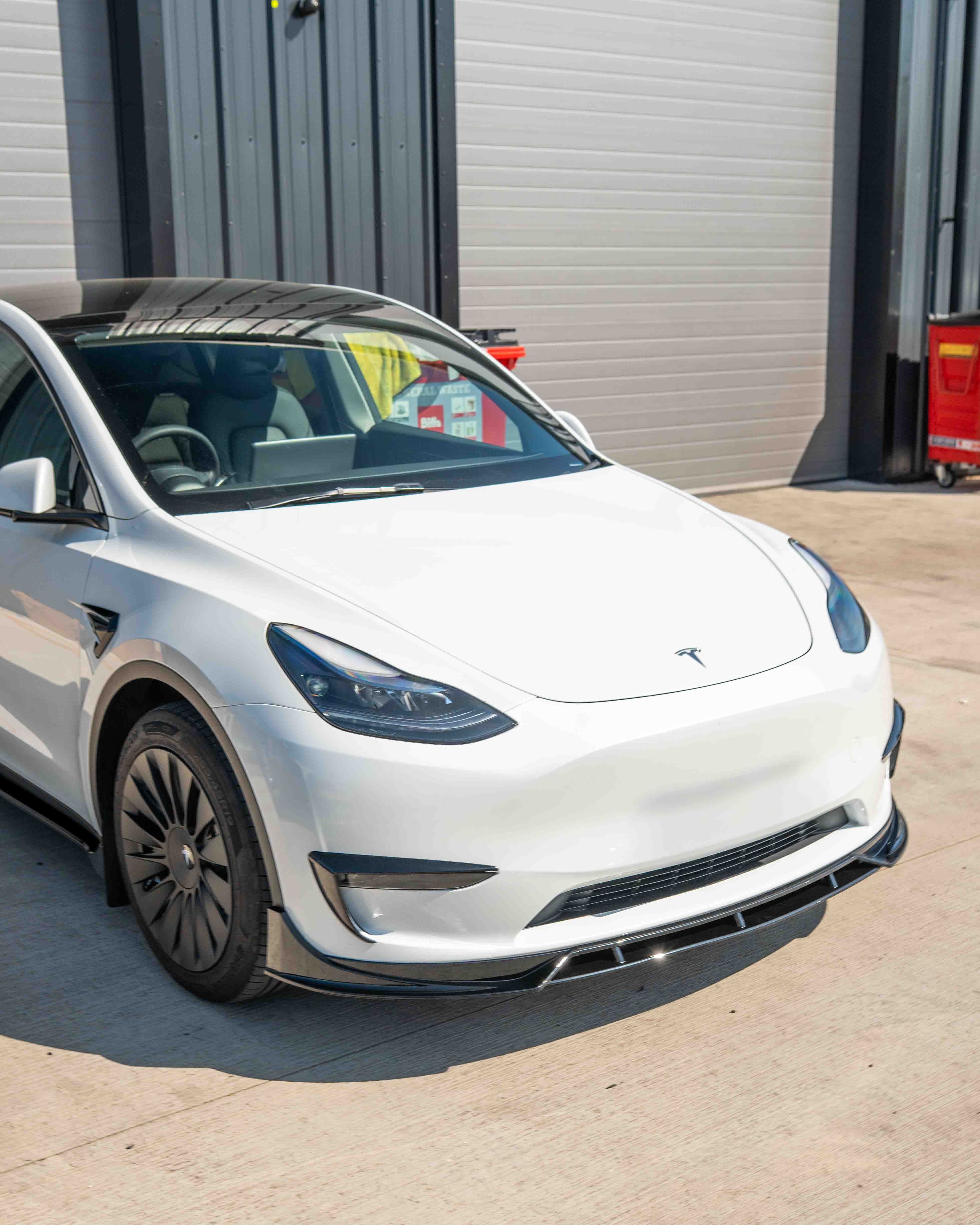TESLA MODEL Y MK1 2020-2025 FULL GLOSS BLACK KIT - Image 13