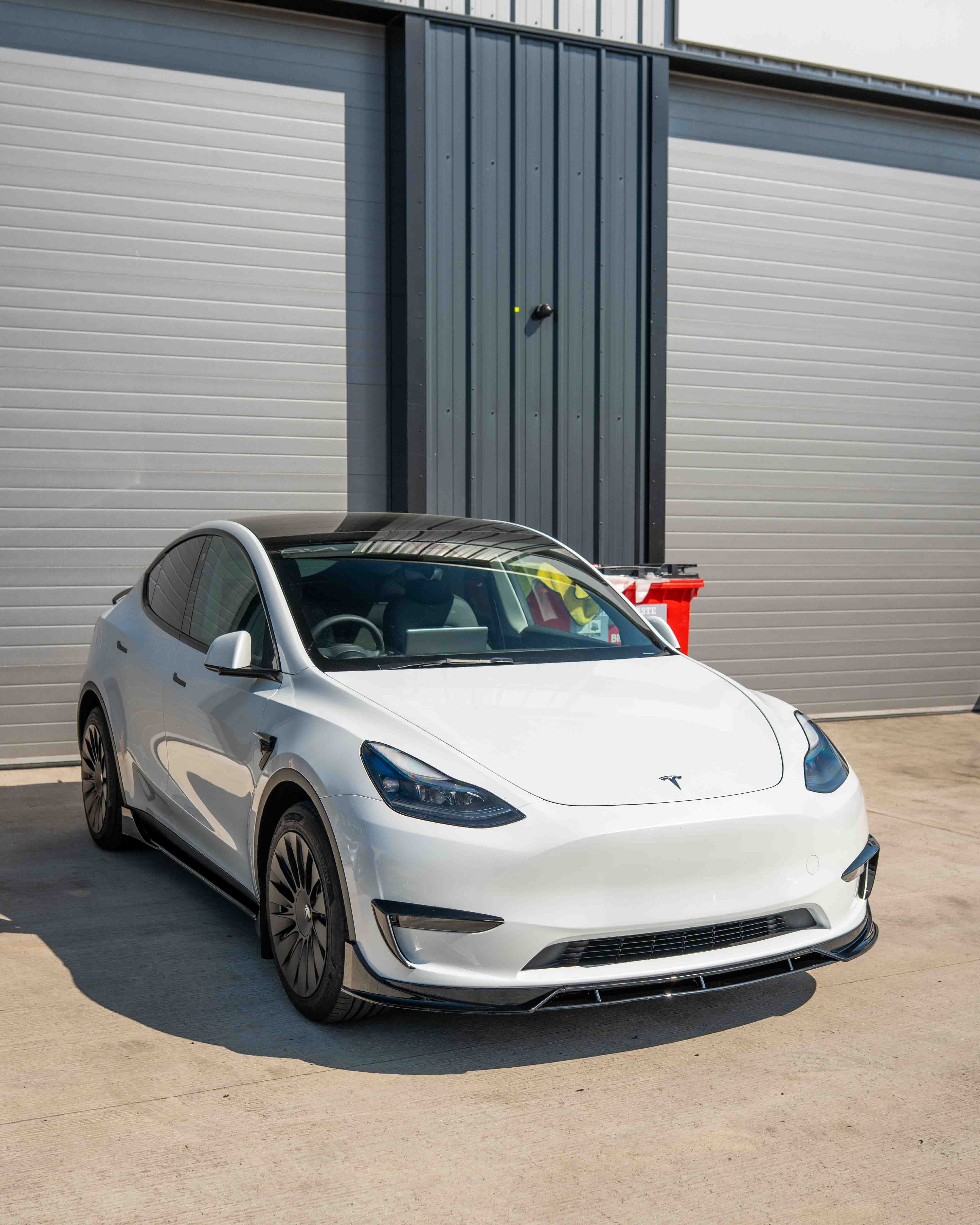TESLA MODEL Y MK1 2020-2025 FULL GLOSS BLACK KIT - Image 15