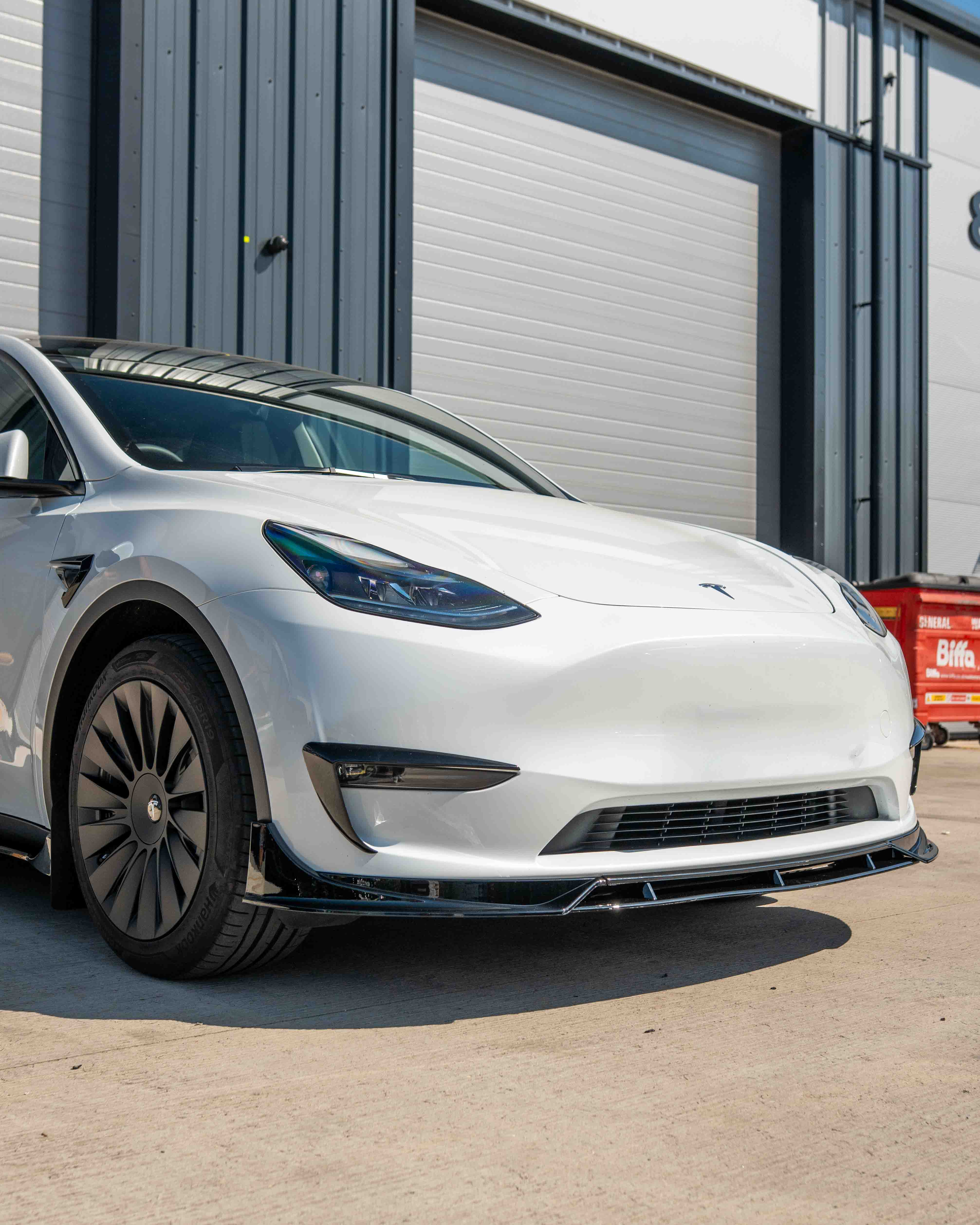 TESLA MODEL Y MK1 2020-2025 FULL GLOSS BLACK KIT - Image 3