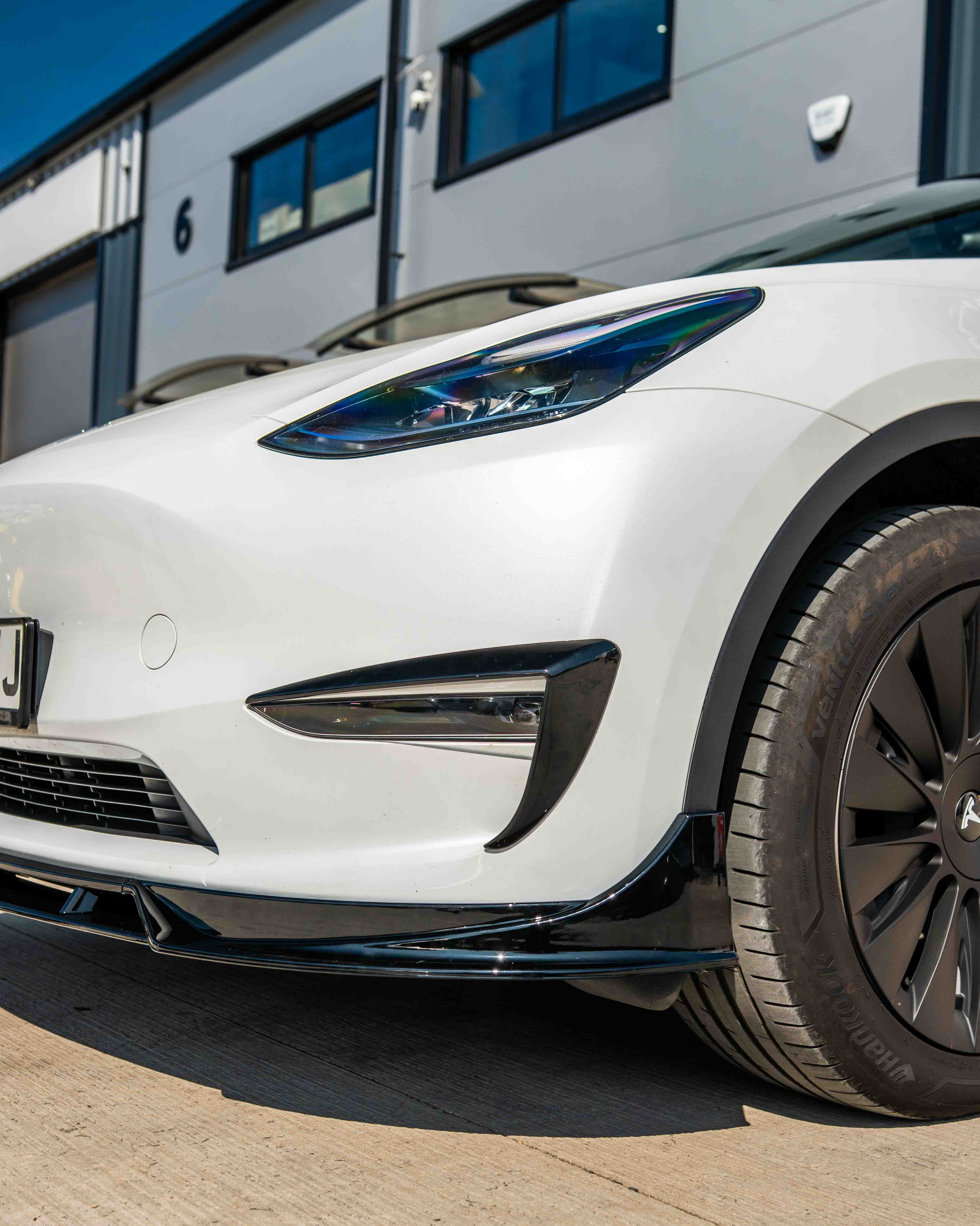 TESLA MODEL Y MK1 2020-2025 FULL GLOSS BLACK KIT - Image 5