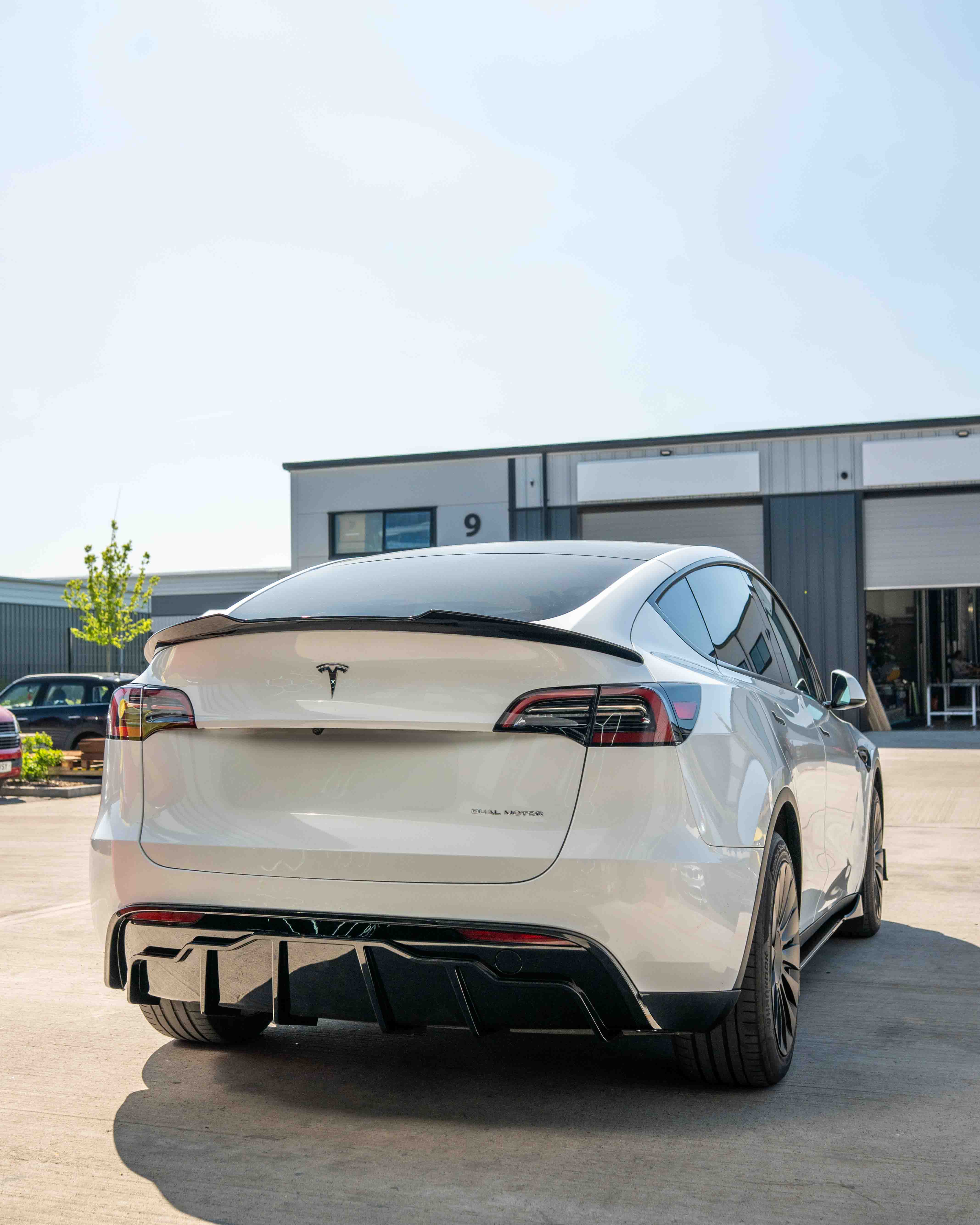 TESLA MODEL Y MK1 2020-2025 FULL GLOSS BLACK KIT - Image 7